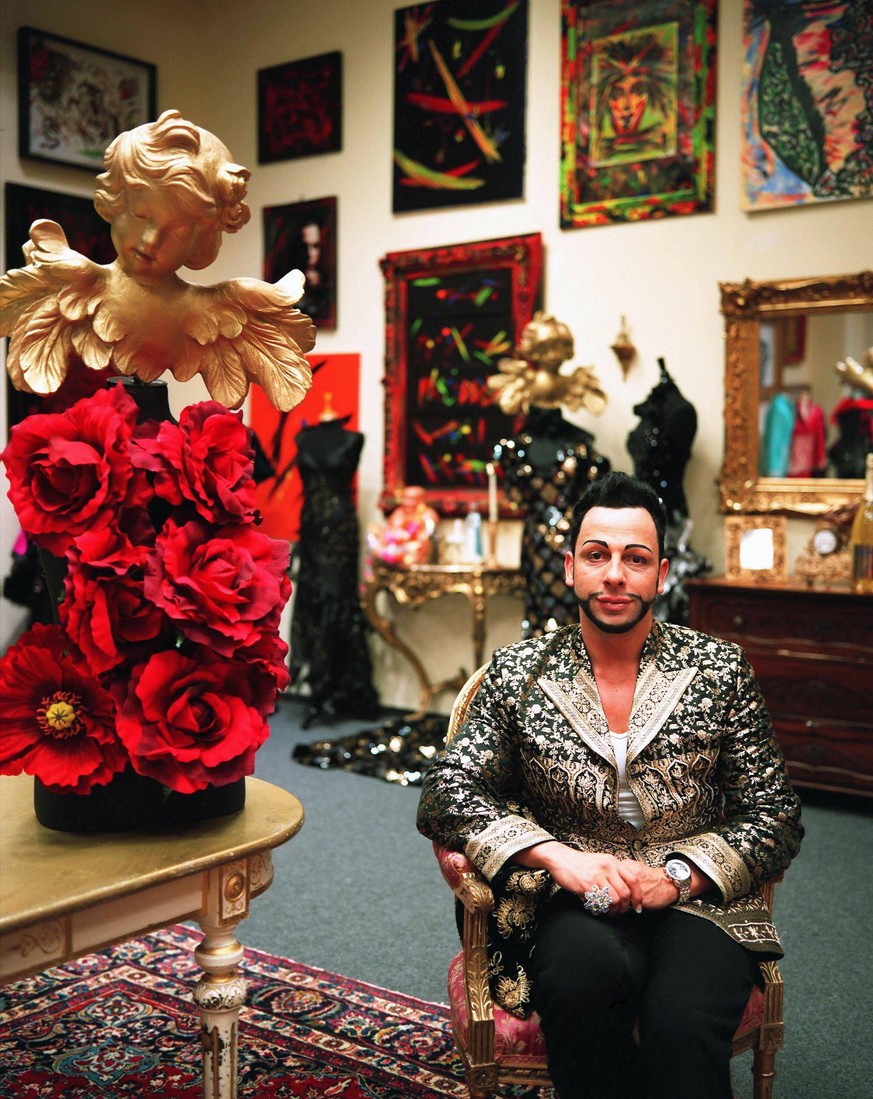 Modedesigner Harald Glööckler (Pompöös) in seinem Atelier in Berlin