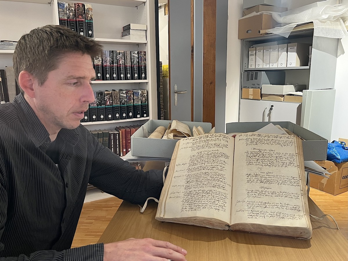 Je suis allé aux archives de l'Etat de Fribourg pour savoir si une de mes possibles ancêtres a été accusée de sorcellerie.