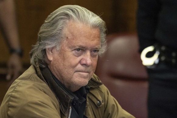 Steve Bannon appears in Manhattan criminal court in New York, Tuesday, Nov. 12, 2024. (AP Photo/Yuki Iwamura)