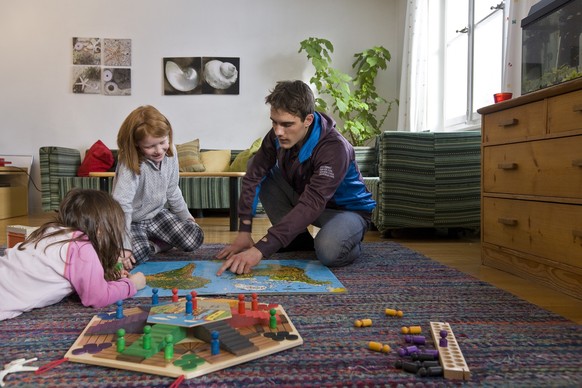 Ein Zivi im heilpädagogischen Zentrum in Köniz.