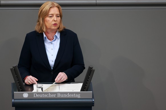 epa11595782 German Parliament