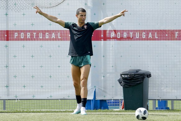 Portugal&#039;s Cristiano Ronaldo gestures during a training session at the 2018 soccer World Cup in Kratovo, outskirts Moscow, Russia, Friday, June 29, 2018. (AP Photo/Victor R. Caivano)