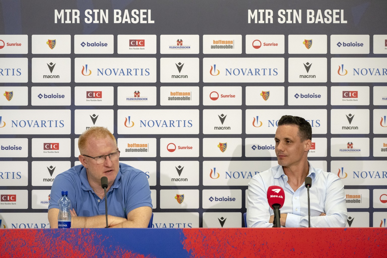 Basels Cheftrainer und Sportchef Heiko Vogel, links, und FC Basel Praesident David Degen, rechts, an der Pressekonferenz nach dem Fussball Meisterschaftsspiel der Super League zwischen dem FC Basel 18 ...