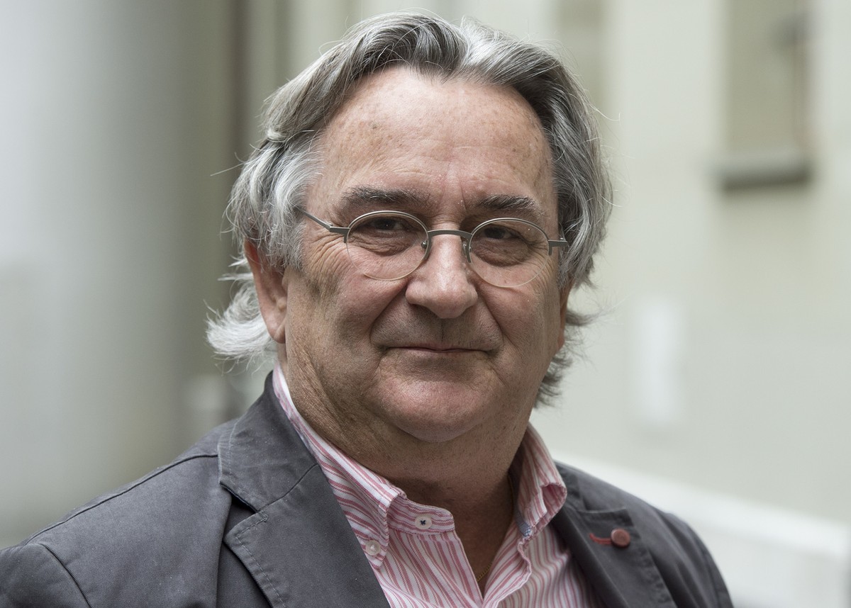 Strassenaufnahme von Beda Stadler am Dienstag, 17. November 2015, in Bern. Der Schweizer Biologe Beda Martin Stadler ist emeritierter Professor und ehemaliger Direktor des Instituts fuer Immunologie d ...