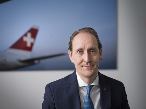 ARCHIV - ZUM ERGEBNIS 2020 DER SWISS STELLEN WIR IHNEN FOLGENDES BILDMATERIAL ZUR VERFUEGUNG - Dieter Vranckx, CEO der Fluggesellschaft SWISS, portaitiert am 1. Februar 2021 am Hauptsitz der Swiss in  ...