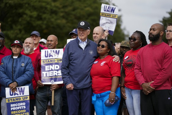 President Joe Biden joins striking United Auto Workers on the picket line, Tuesday, Sept. 26, 2023, in Van Buren Township, Mich. (AP Photo/Evan Vucci)
Joe Biden