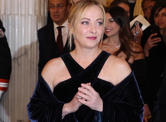 epa10353834 Italian Prime Minister Giorgia Meloni arrives for the La Scala opera house