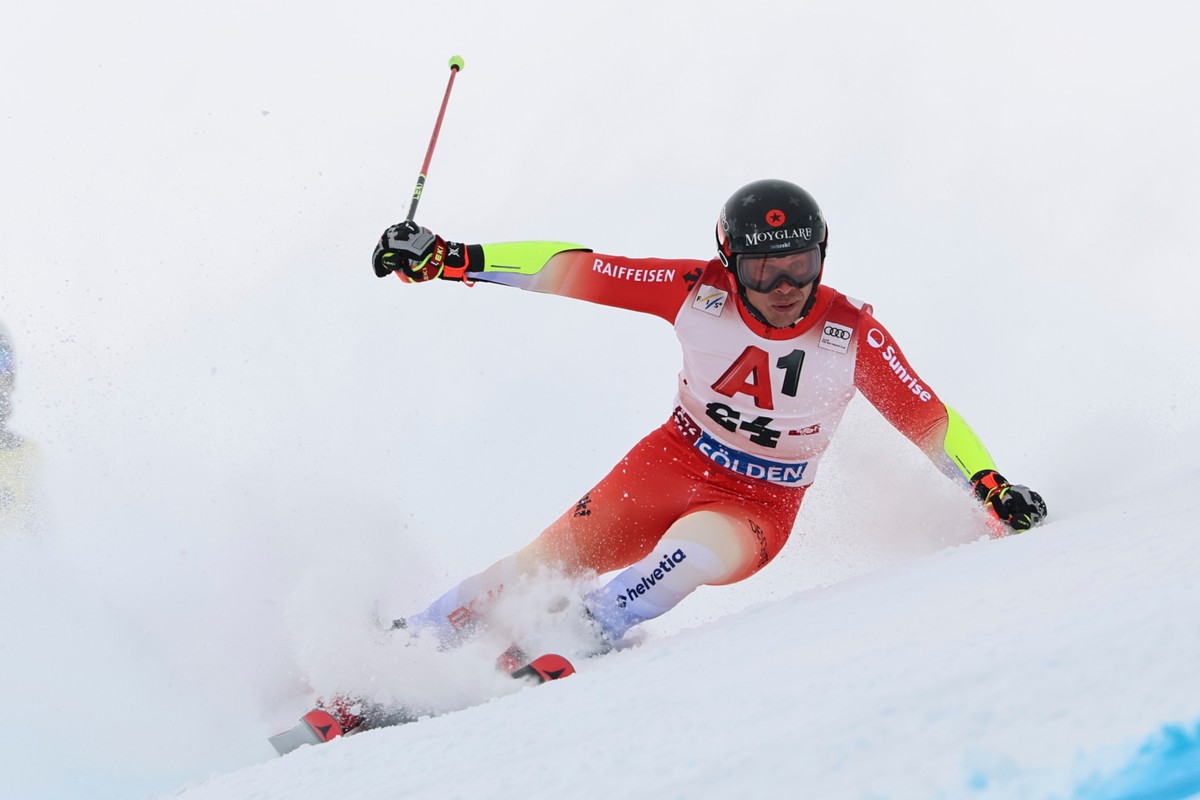 Switzerland's Gino Caviezel competes in an alpine ski, men's World Cup giant slalom, in Soelden, Austria, Sunday, Oct. 25, 2026. (AP Photo/Marco Trovati)
Gino Caviezel