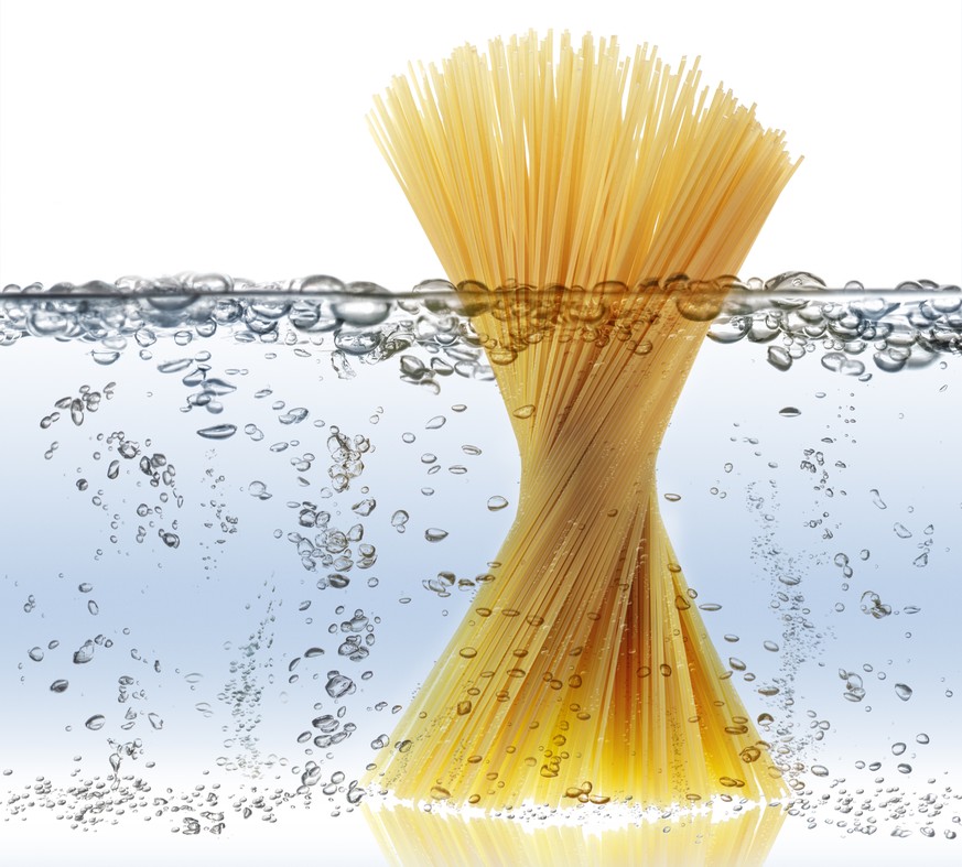 spaghetti pasta wasser