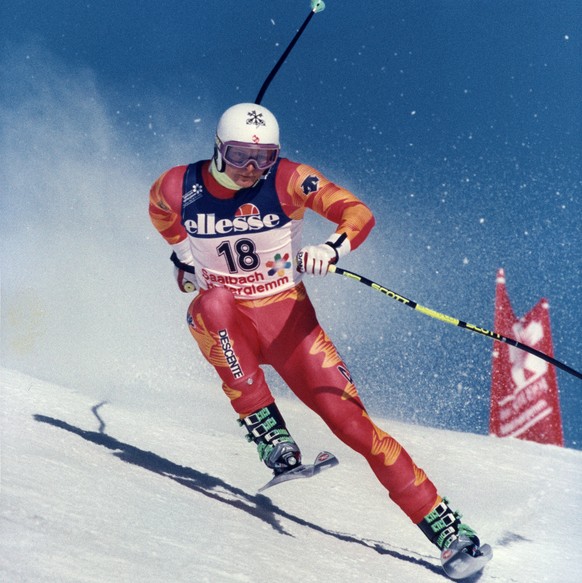Der Schweizer Paul Accola rast bei der Kombinationsabfahrt der Maenner an den alpinen Ski-Weltmeisterschaften in Saalbach-Hinterglemm, Oesterreich, dem Ziel entgegen, aufgenommen am 28. Januar 1991. ( ...