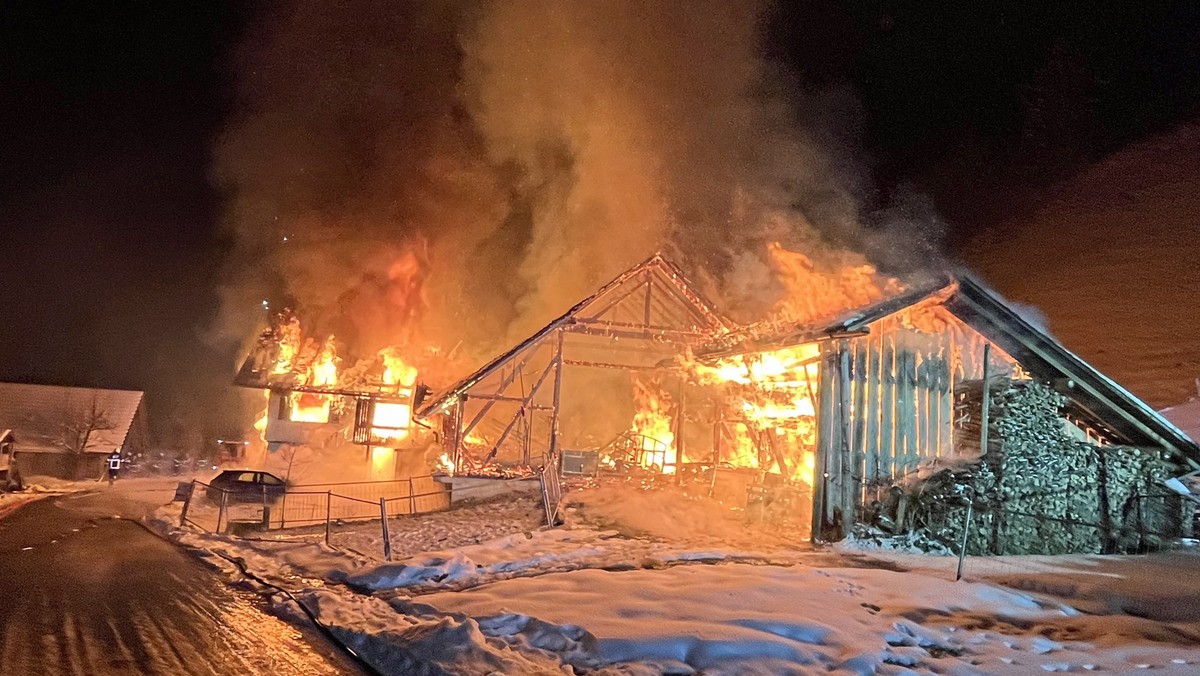 Am 22. Januer 2024 früh hat in Wiggen ein Wohnhaus gebrannt. Drei Personen wurden teilweise lebensbedrohlich verletzt. Drei weitere Personen werden vermisst. Die Branddetektive der Luzerner Polizei kl ...