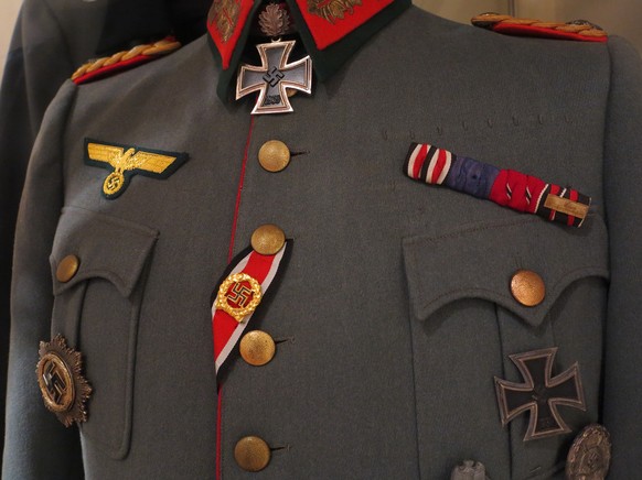 Second World War German formal military uniform, World War II : The upper garment of the german formal military uniform with its decoration.