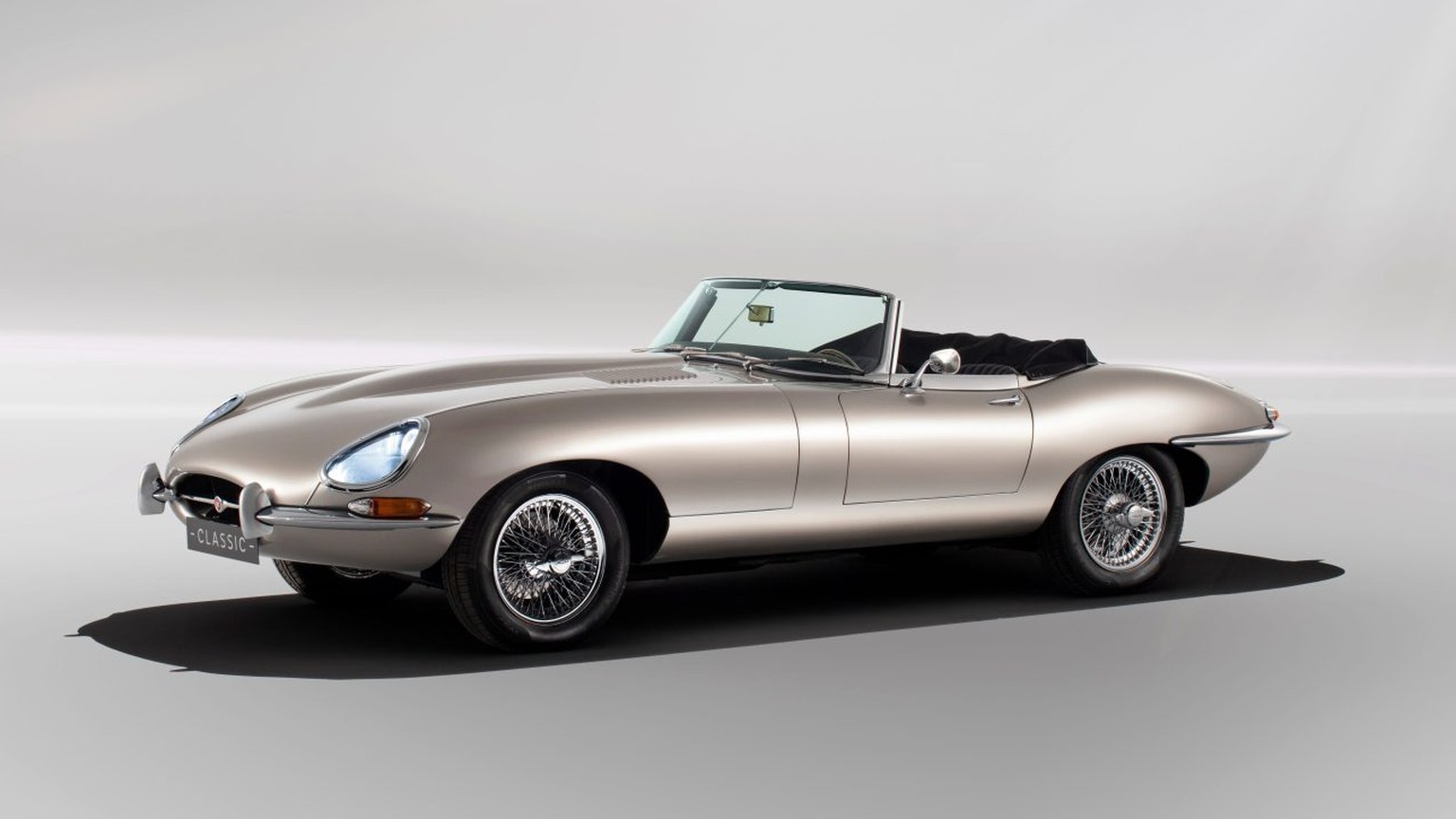 jaguar e-type zero ev electric elektrisch tesla vintage oldtimer https://www.jaguar.com/about-jaguar/jaguar-classic/authentic-cars/e-type-zero.html