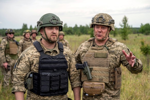 KYIV, UKRAINE - JUNE 7, 2023 - Commander of the Joint Forces of the Armed Forces of Ukraine, Lieutenant-General Serhii Naiev R leads a military drill in the Northern Operational Zone, Kyiv Region, nor ...