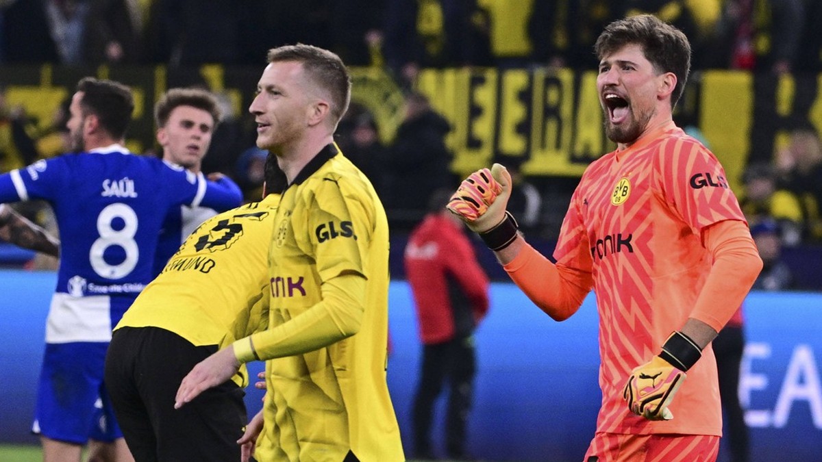 Gregor Kobel 1 Borussia Dortmund jubelt, Borussia Dortmund vs. Atletico Madrid, Fussball, Champions League, Achtelfinale, 16.04.2024 Dortmund Nordrhein-Westfalen Deutschland *** Gregor Kobel 1 Borussi ...
