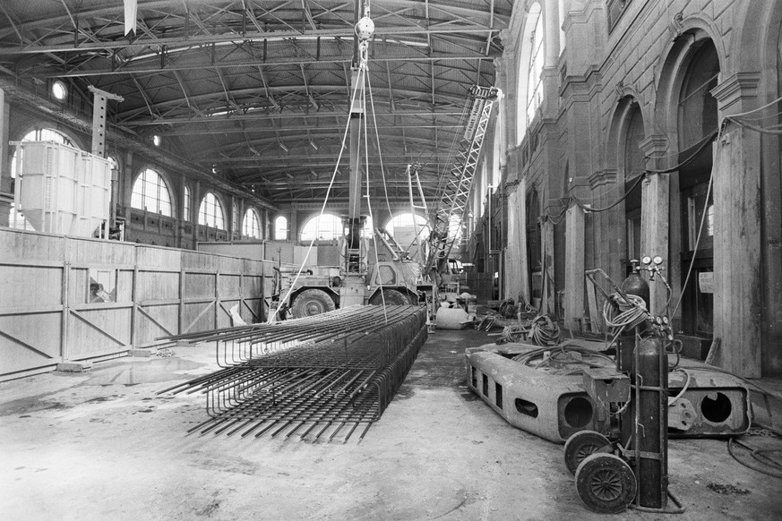 Die S-Bahn-Baustelle in der grossen Halle im Hauptbahnhof Zuerich, aufgenommen im Jahr 1989. (KEYSTONE/Str)