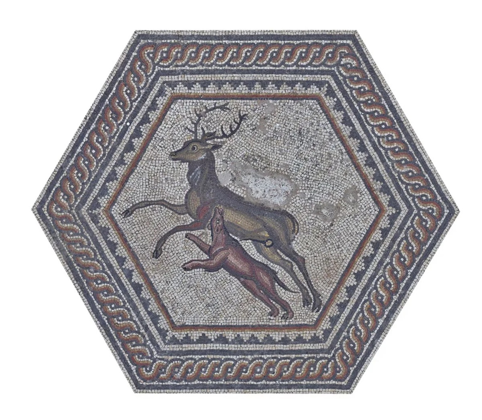 Ausschnitt aus dem Venatio-Mosaik der Villa von Vallon: Ein Jagdhund greift einen Hirsch an.
https://www.museevallon.ch/
