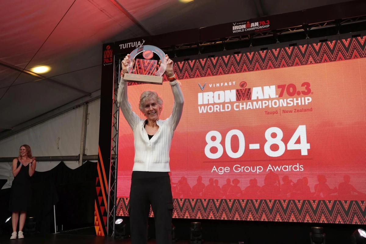 Cherie Gruenfeld hat den Ironman 2022 im Alter von 78 Jahren abgeschlossen und war damit eine Zeit lang Rekordhalterin als älteste Finisherin. Dafür wurde sie in die Hall of Fame aufgenommen. Mittlerw ...