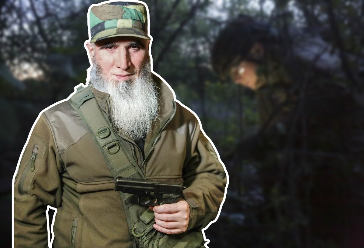 Tschetschenen-Kommandeur Tscheberlojewskij hat die geladene Pistole immer griffbereit in seiner Tasche. Er prognostiziert: «Der Krieg wird Jahre dauern.»