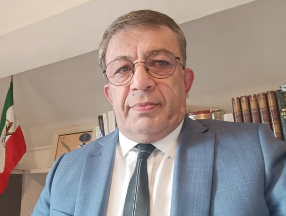 Sein Onkel ist der Ayatollah Khamenei: Exiliraner Mahmoud Moradkhani.