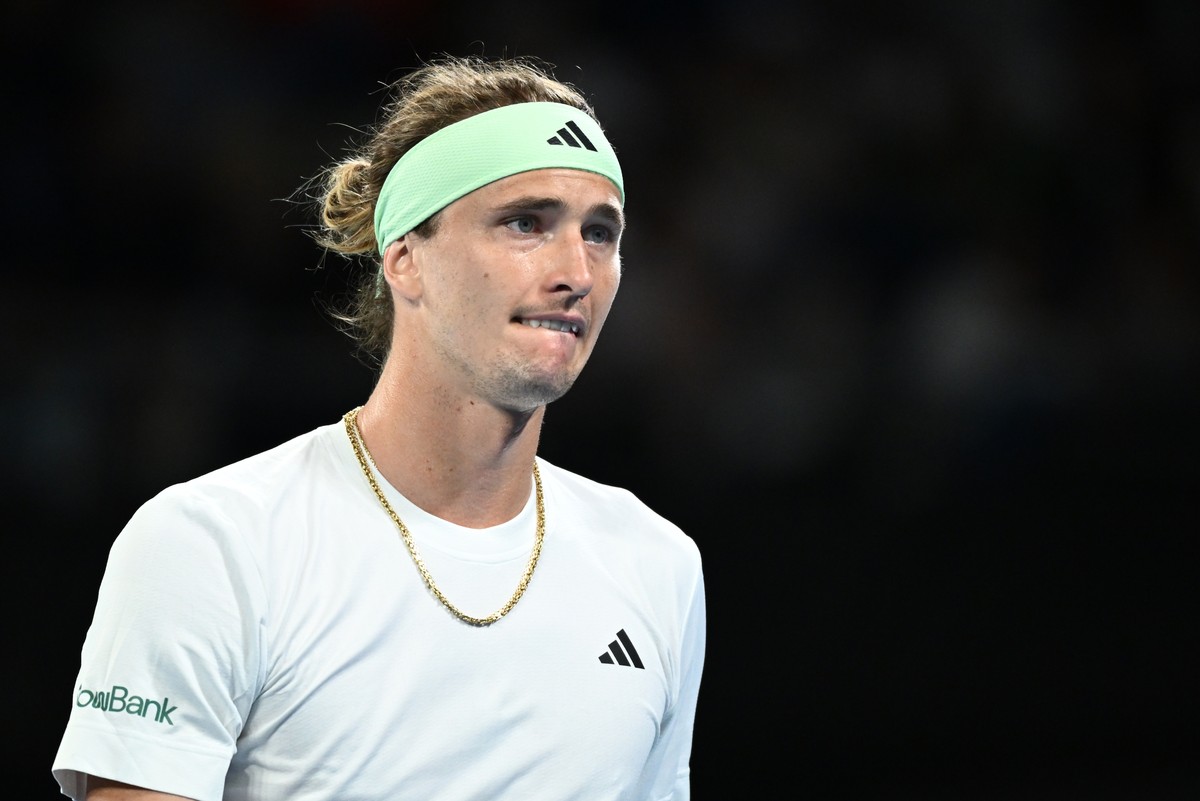 epa11086238 Alexander Zverev of Germany reacts against Lukas Klein of Slovakia during his 2nd round match on Day 5 of the 2024 Australian Open at Melbourne Park in Melbourne, Australia, 18 January 202 ...