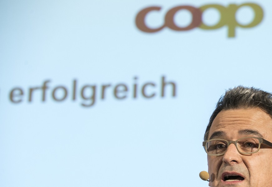 Joos Sutter, CEO der Coop-Gruppe, erläutert die Geschäftszahlen für das Jahr 2014 anlässlich der Bilanzmedienkonferenz am Dienstag, 17. Februar 2015.