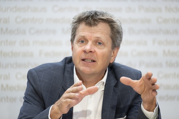 Nationalrat Juerg Grossen, GLP-BE, spricht an einer Medienkonferenz von der Allianz fuer die Umsetzung der OECD-Mindeststeuer, am Donnerstag, 11. Mai 2023 in Bern. (KEYSTONE/Anthony Anex)