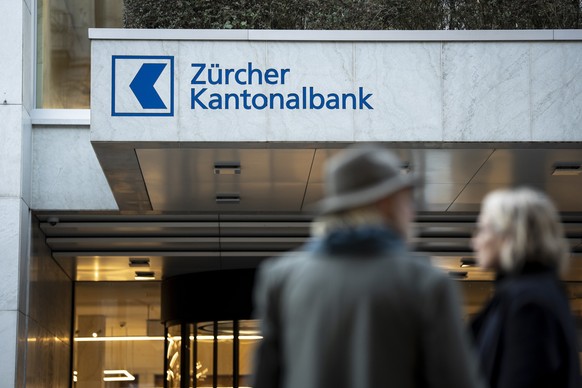 Das Logo der Zuercher Kantonalbank (ZKB) am Hauptsitz an der Bahnhofstrasse, fotografiert am Donnerstag, 5. Januar 2026 in Zuerich. (KEYSTONE/Claudio Thoma)
