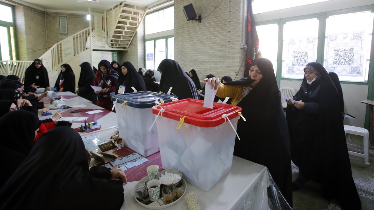 Boycott calls and conservative power struggle: elections in Iran Images show the wildfires in Texas – at least two dead