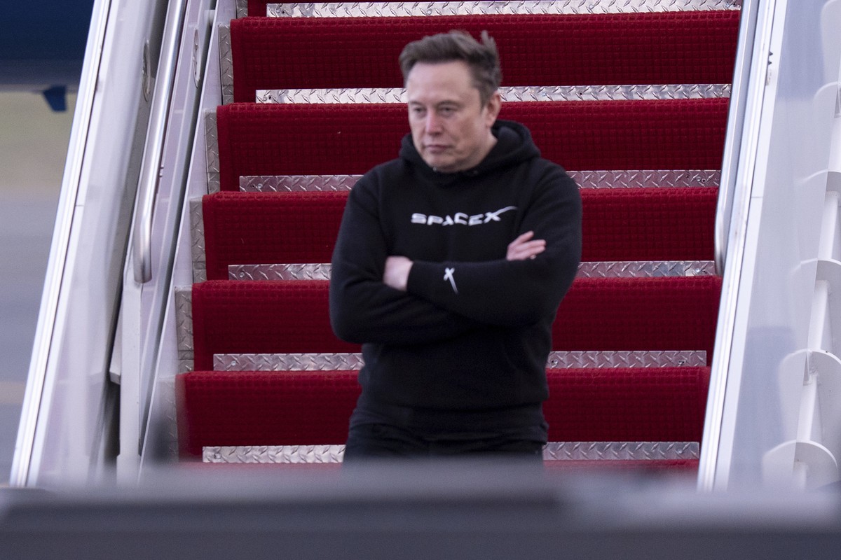 FILE - Elon Musk arrives on Air Force One at Philadelphia International Airport, March 22, 2025, in Philadelphia. (AP Photo/Chris Szagola, File)
AP Poll DOGE