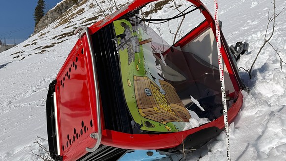 HANDOUT - A Picture of a wrecked cable car at the Engelberg ski area. On Wednesday morning, March 18, 2026, a Titlis cable car between Trübsee and Stand went down for reasons not yet clarified. One pe ...