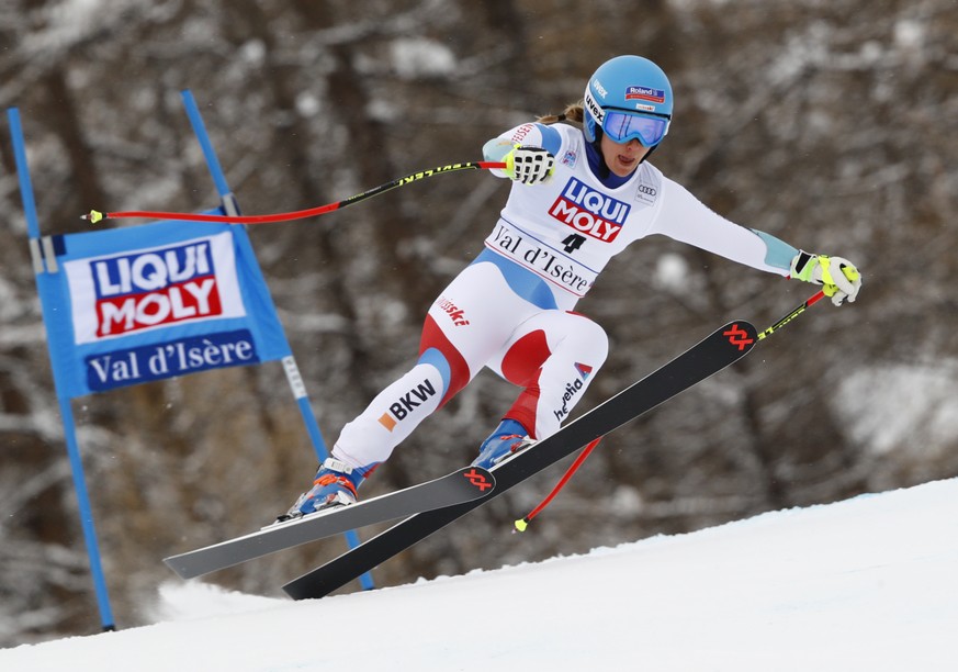 Switzerland&#039;s Joana Haehlen skis during an alpine ski, women&#039;s World Cup super-G, in Val d&#039;Isere, France, Saturday, Dec. 16, 2017. (AP Photo/Gabriele Facciotti)