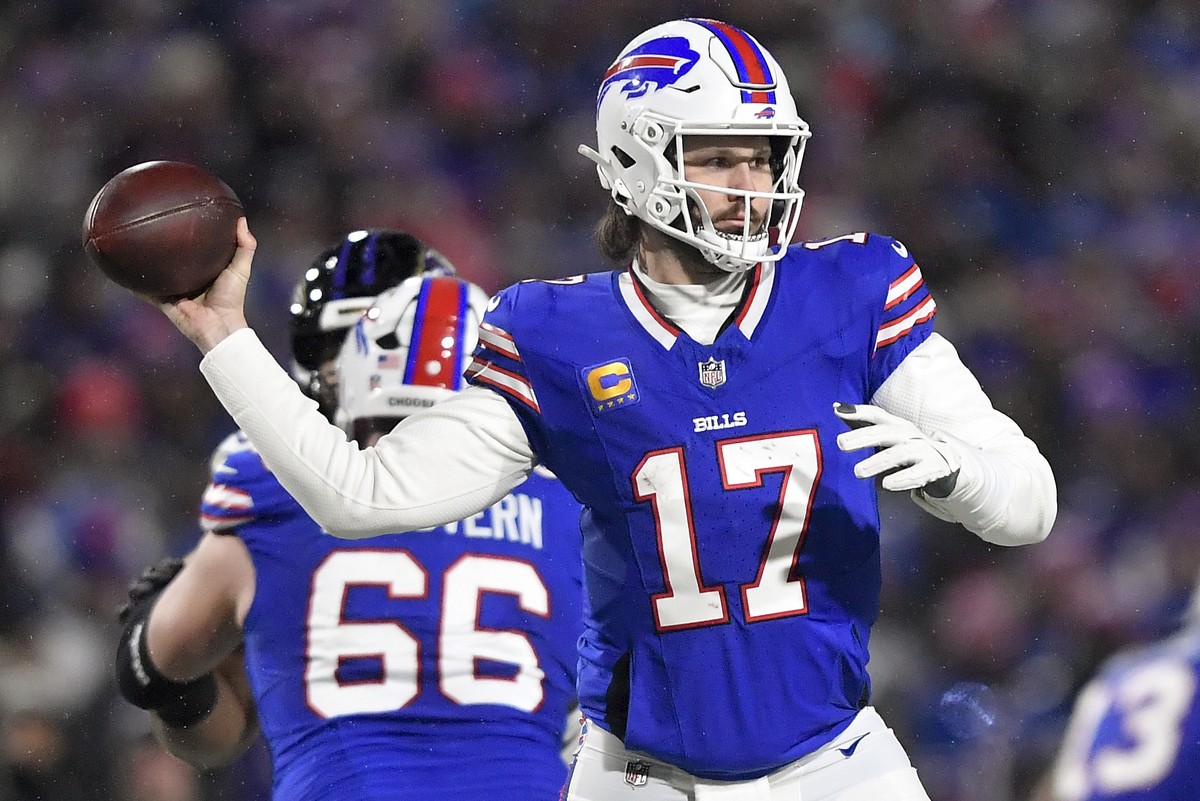 Buffalo Bills quarterback Josh Allen (17) passes against the Baltimore Ravens during the second quarter of an NFL divisional playoff football game, Sunday, Jan. 19, 2025, in Orchard Park, N.Y. (AP Pho ...