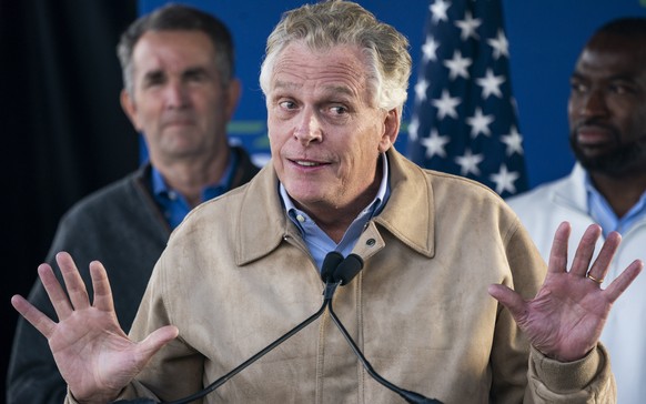 epa09558289 Virginia Democratic gubernatorial candidate Terry McAuliffe delivers remarks during a campaign rally at Hardywood Craft Brewery in Richmond, Virginia, USA, 01 November 2021. EPA/SHAWN THEW