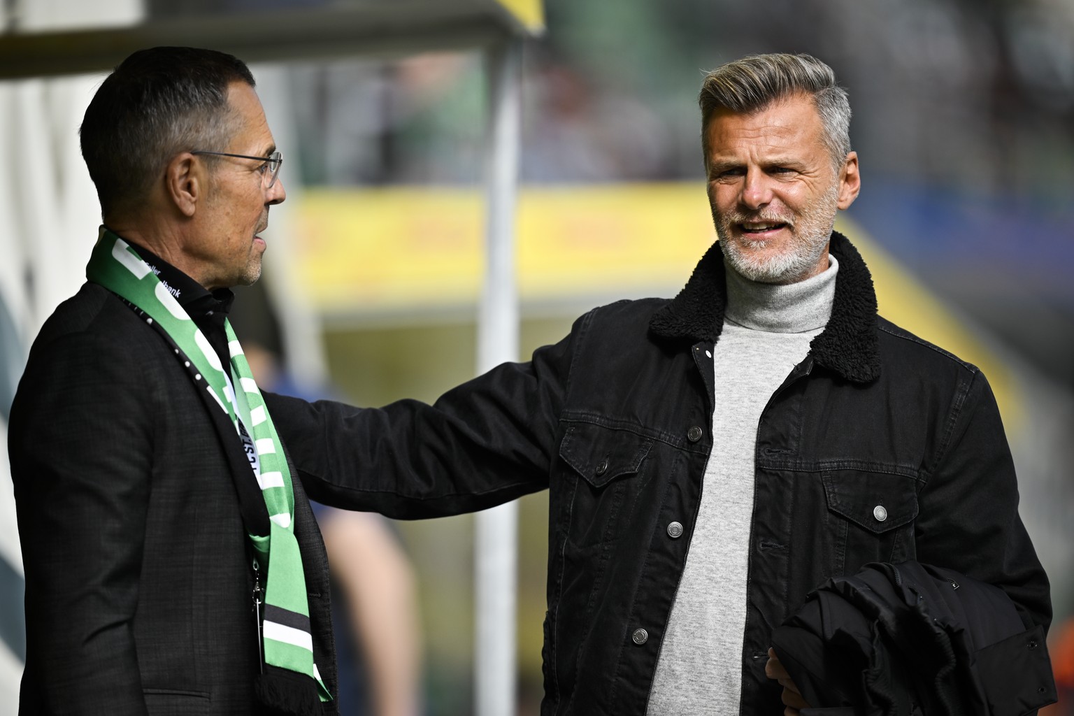 St. Gallens Praesident Peter Zeidler, links, und Sportchef Alain Sutter, vor dem Fussball Super League Spiel zwischen dem FC St. Gallen und dem FC Zuerich, am Sonntag, 2. April 2023, im Kybunpark in S ...