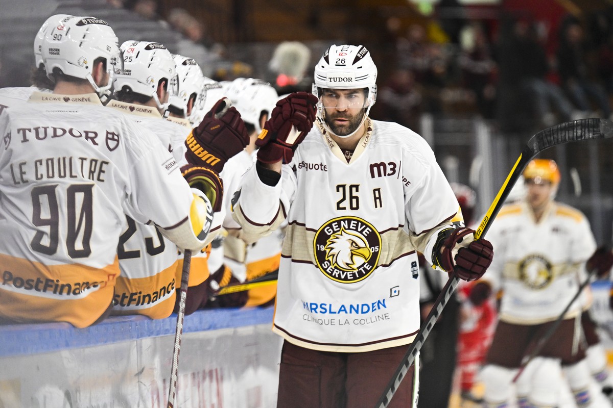 Servettes Daniel Winnik bejubelt sein 2-3 im Eishockeyspiel der National League zwischen den Rapperswil-Jona Lakers und dem Geneve-Servette HC, am Dienstag, 20. Dezember 2022, in der St. Galler Kanton ...