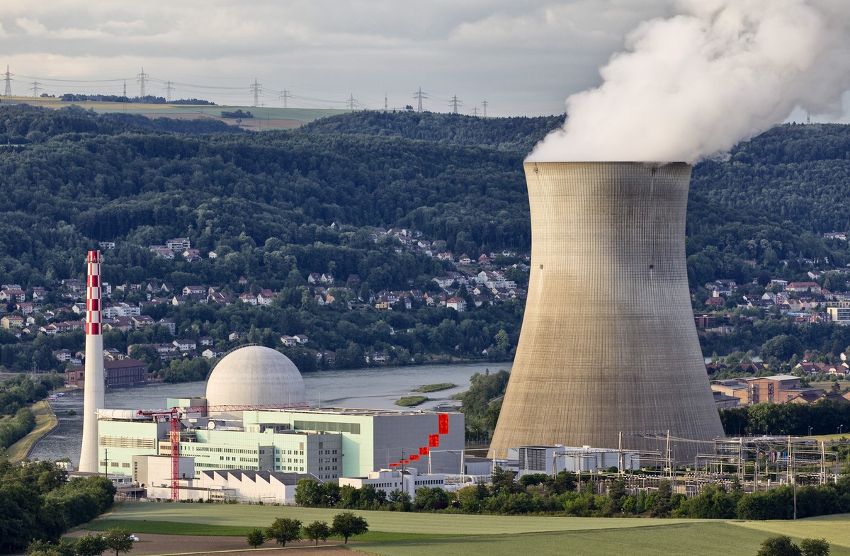 ARCHIVBILD ZUR MELDUNG, DASS DAS AKW LEIBSTADT UNTER AUFLAGEN WIEDER ANS NETZ DARF --- Das Atomkraftwerk Leibstadt, aufgenommen am Samstag, 28. Mai 2011. (KEYSTONE/Alessandro Della Bella)