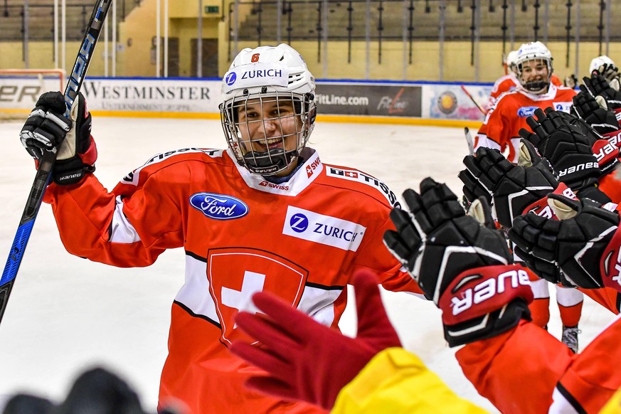 GER, 4-Nationen-Turnier, Finnland (FIN) vs Schweiz (SUI) / 12.12.2019, BLZ Arena, Füssen / Fuessen, GER, 4-Nationen-Turnier, Finnland (FIN) vs Schweiz (SUI), im Bild Torjubel, Lara Christen (SUI, 6) * ...