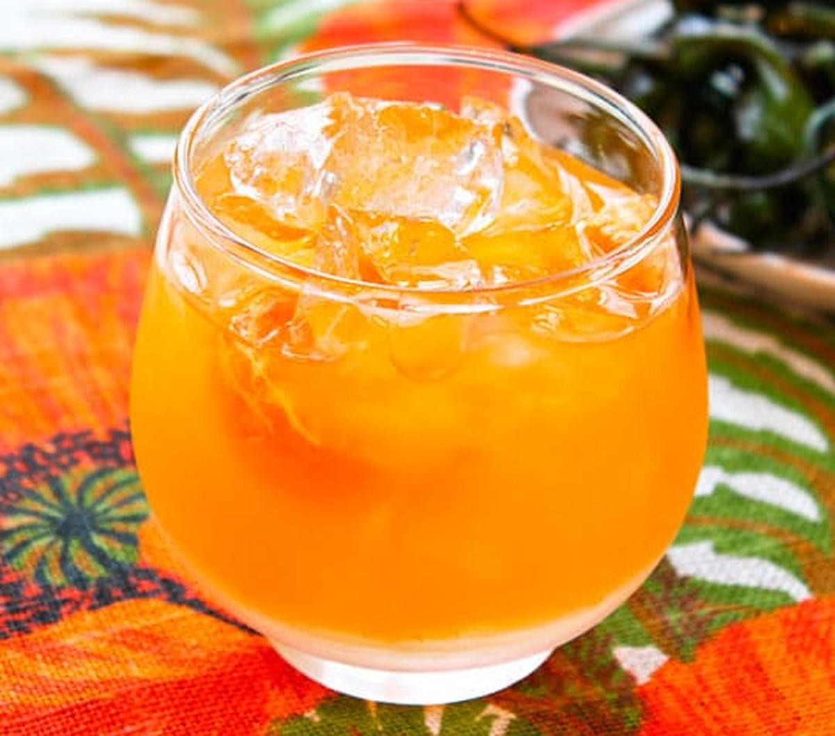 http://www.thekitchn.com/the-perfect-cocktail-for-your-cuties-the-clementine-cocktail-the-10-minute-happy-hour-185604 Clementine Cocktail wodka drink alkohol trinken