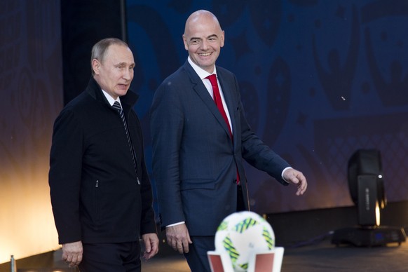 Liess es sich in Russland offenbar gut gehen: FIFA-Präsident Gianni Infantino mit Wladimir Putin.