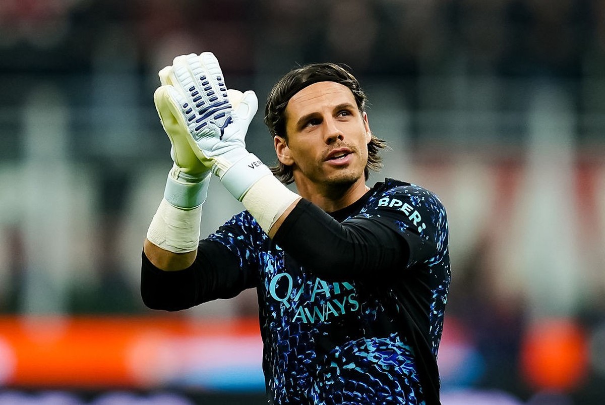 Yann Sommer of FC Internazionale gestures during the serie Serie A Enilive match between AC Milan and FC Internazionale at Stadio Giuseppe Meazza on March 8, 2026 in Milan, Italy (Photo by Giuseppe Ma ...
