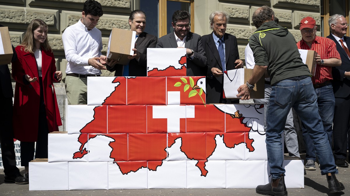 Neutralitäts-Initiative von SVP und Pro Schweiz eingereicht