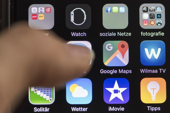 The Google Maps, a mapping mobile app developed by Google, photographed on a smart phone in Zurich, Switzerland, on January 5, 2016. (KEYSTONE/Christian Beutler)

Die App von Google Maps, ein Online-K ...