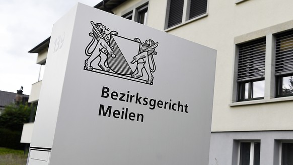 Zwei Jungen und ein M