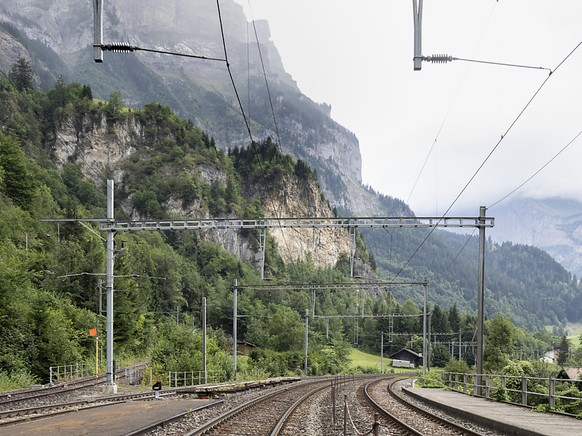 Schiene und Strasse in Mitholz sollen so gesichert werden, dass die Nord-Süd-Verbindung auch während den Räumungsarbeiten gewährleistet ist.