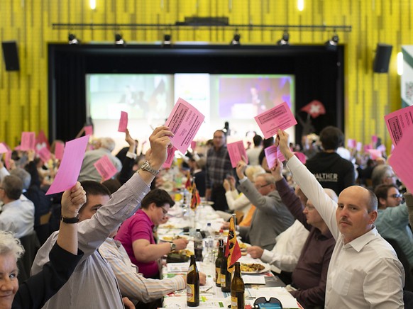 Die Delegierten der SVP Schweiz folgten dem Antrag des Parteivorstandes und beschlossen am Samstag Stimmfreigabe für die AHV-Steuervorlage.