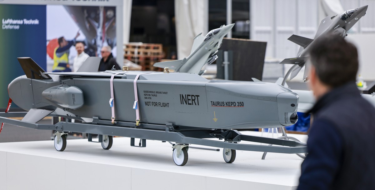 epa11387614 A Taurus (Target Adaptive Unitary and dispensor Robotic Ubiquity System) KEPD-350 cruise missile is on display at the area of European defense company MBDA (Matra BAe Dynamics Aerospatiale ...