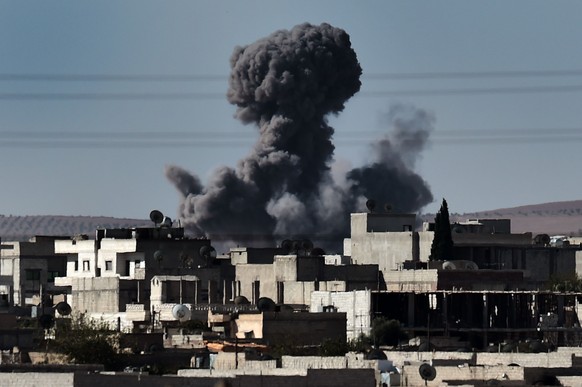 Rauch über Kobane nach einem Luftschlag.