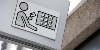 Wenn der Bancomat den Gauner mit heissem Schaum in die Flucht schlägt