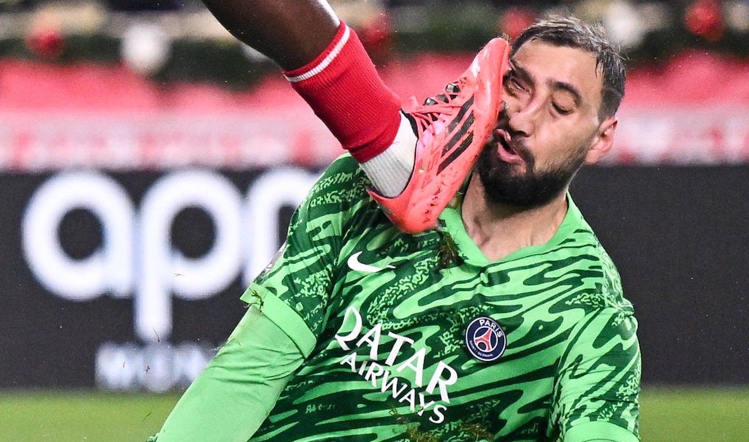 AS Monaco v Paris Saint-Germain - Ligue 1 McDonald s 2024/2025 17 Wilfried SINGO asm - 01 Gianluigi DONNARUMMA psg during the Ligue 1 McDonald s match between Monaco and Paris at Stade Louis II on Dec ...